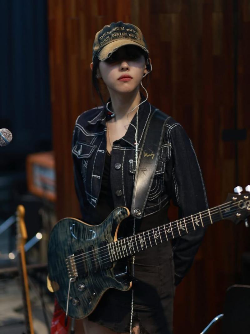 QWER 히나