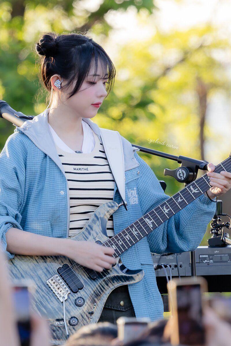 QWER 히나