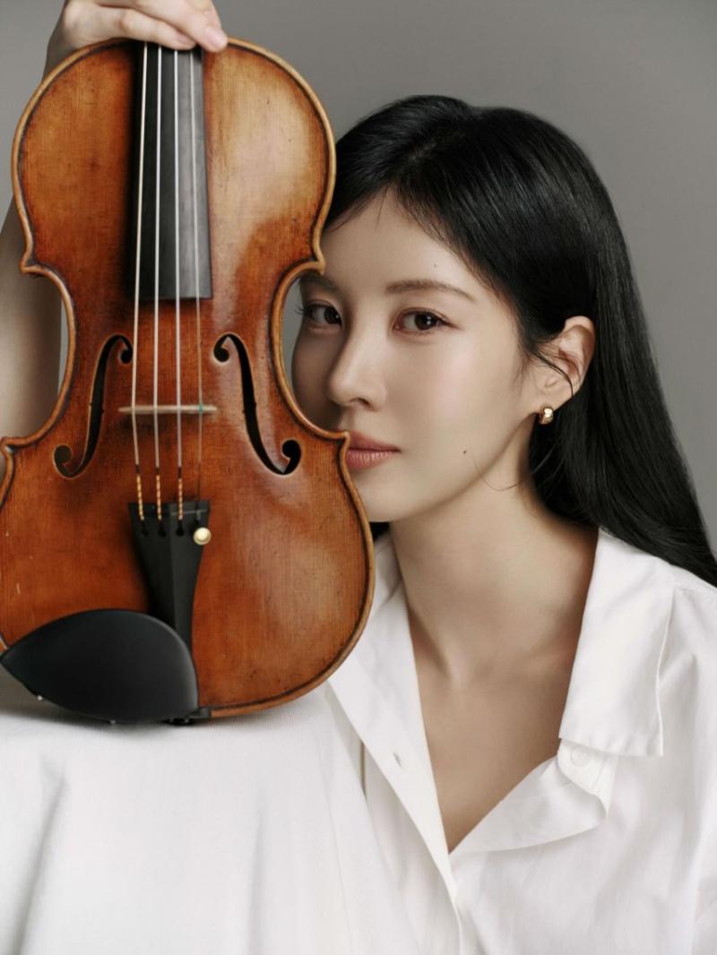 오케스트라 정기 연주회 바이올린 연주자 소녀시대 서현.JPG