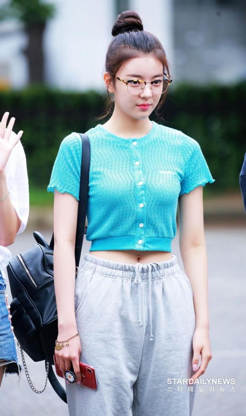 ITZY-리아
