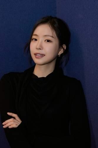 배우 손나은