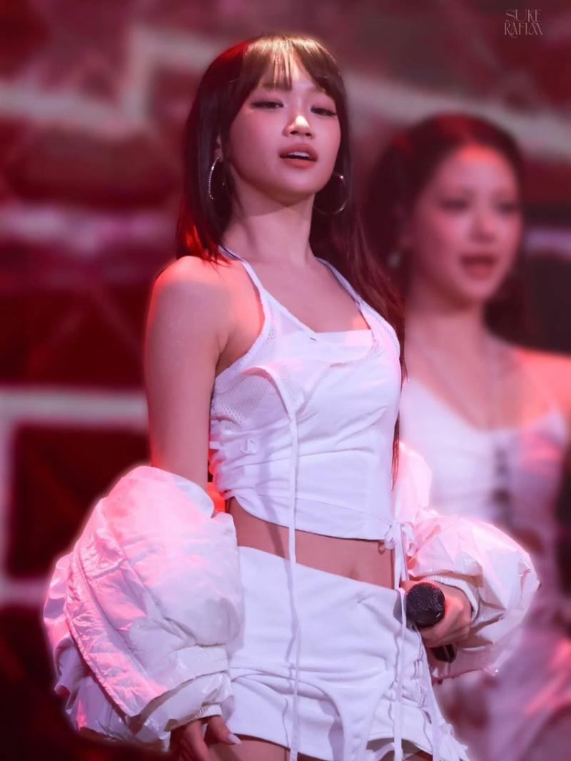 LE SSERAFIM (르세라핌) 김채원