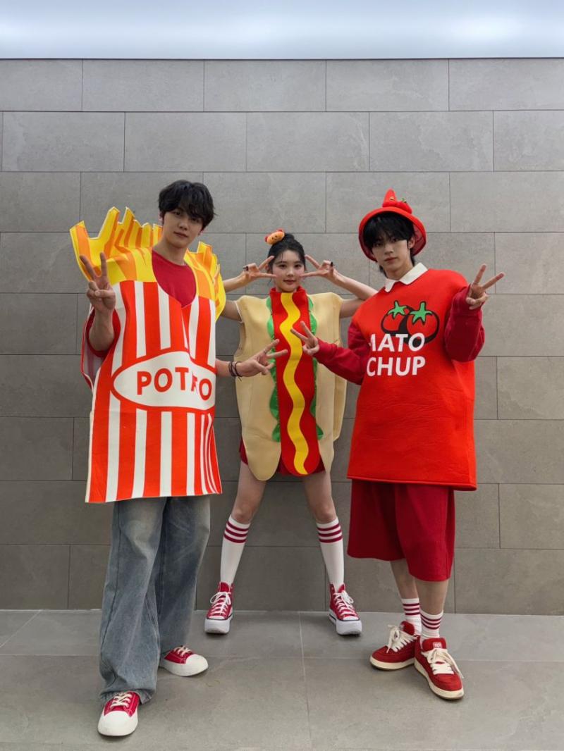 하츠투하츠 에이나, 김규빈, 도훈