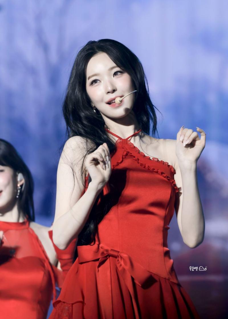 프로미스나인 백지헌