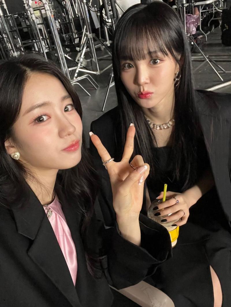 우아 나나, 우연