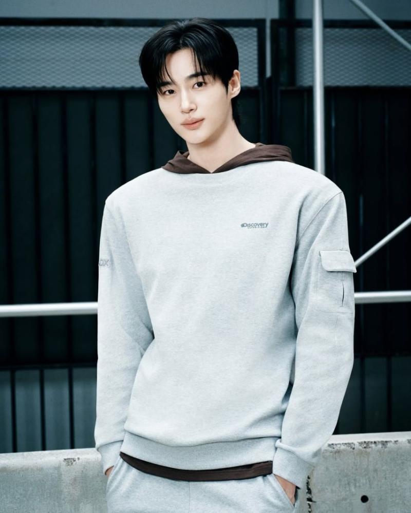 배우 변우석, 오늘자 디스커버리 액티브 웰니스 캠페인 화보.JPG