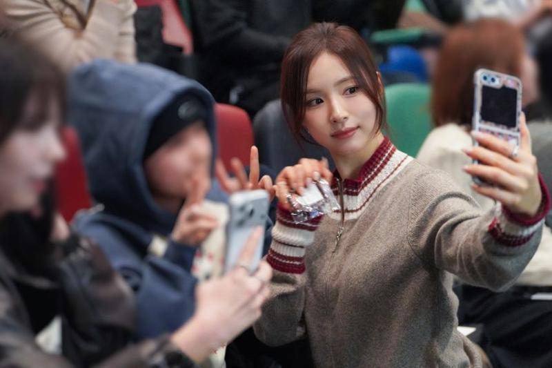 신세경 휴민트 무대인사4