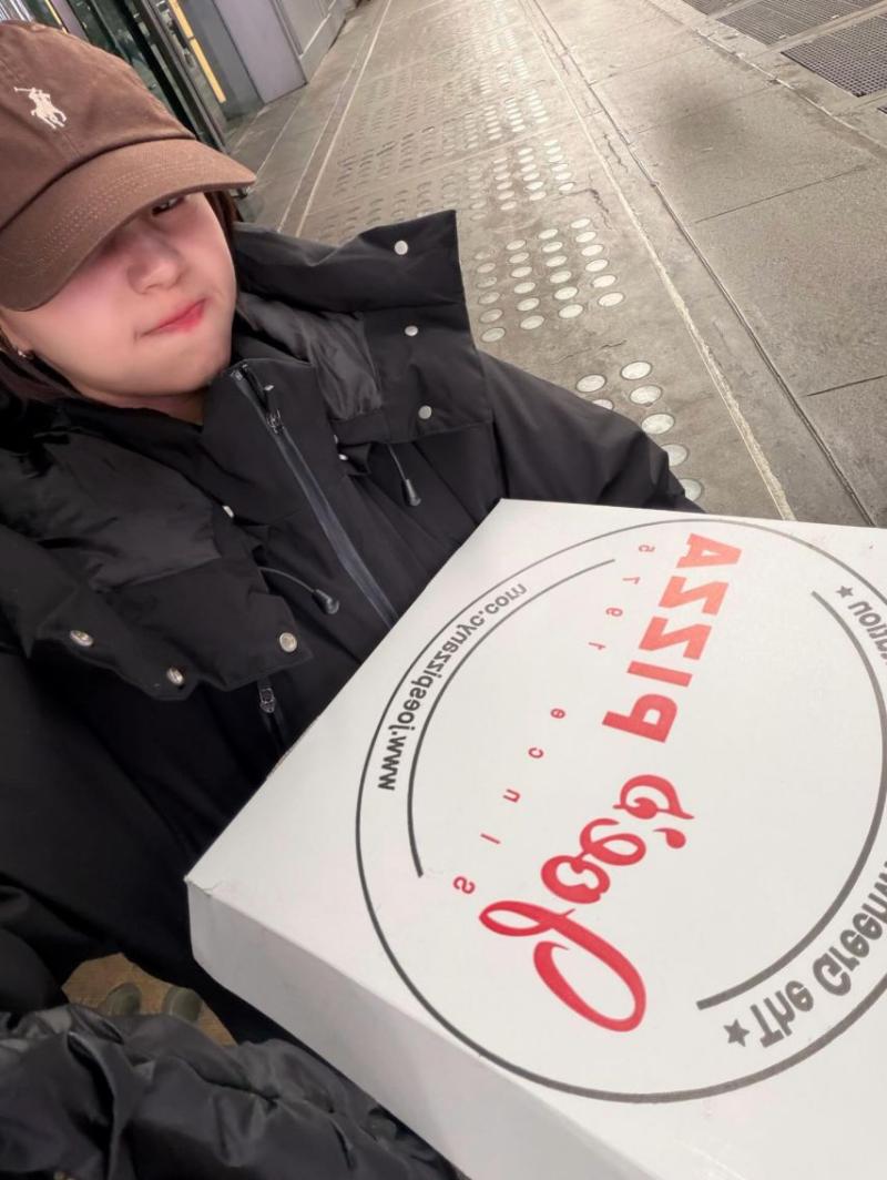 엄지 VIVIZ비비지 인별