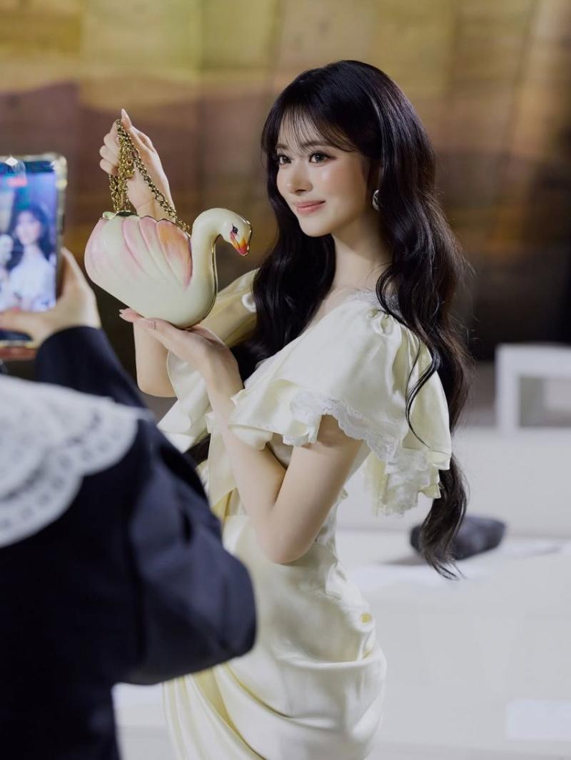 MEOVV (미야오) 안나