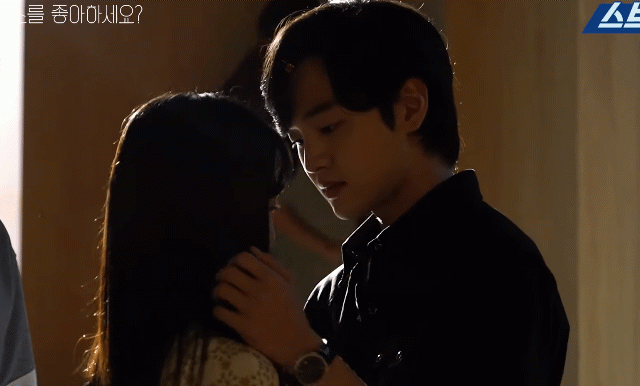 박은빈 - 김민재 키스신 리허설.gif