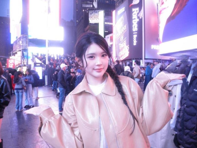 하츠투하츠 에이나