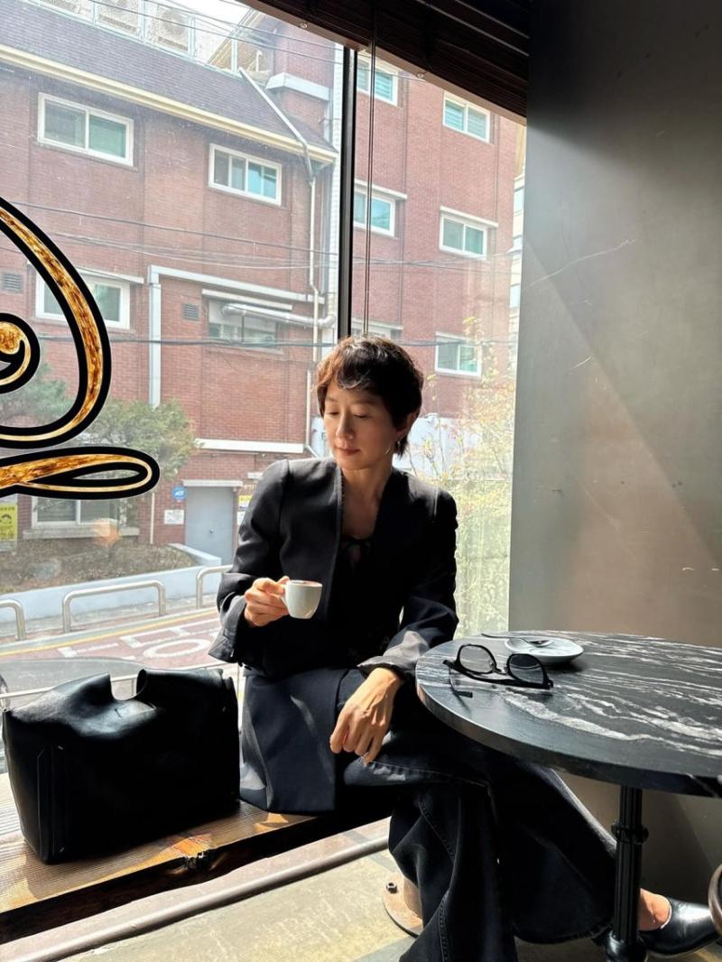 숏컷 했다는 배우 김희애 인스타그램 업데이트.JPG