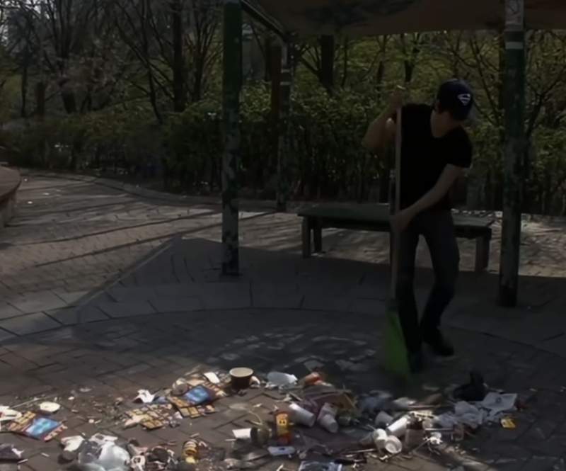 부모님한테 받는 용돈 끊긴 무명가수