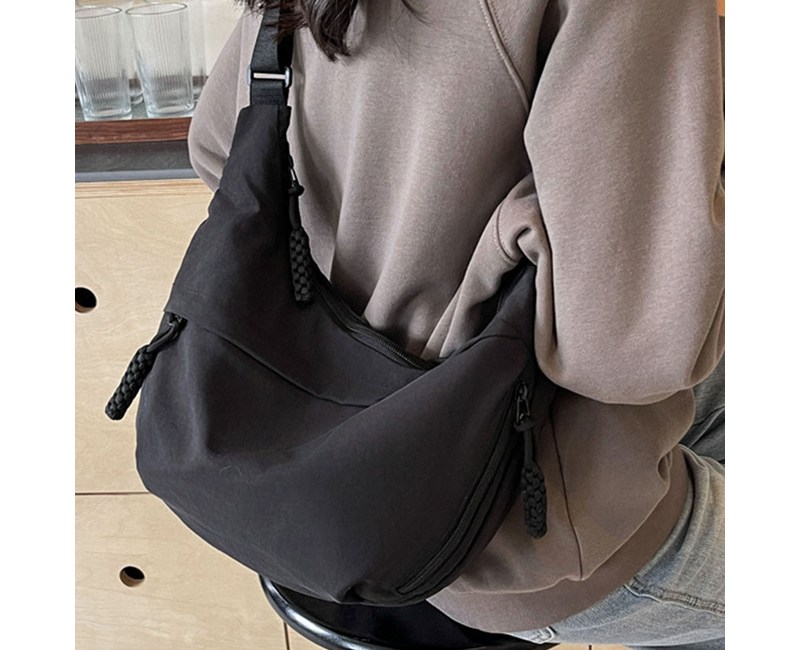 베로 가벼운 크로와상 크로스백