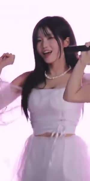 오프숄더 프로미스나인 송하영
