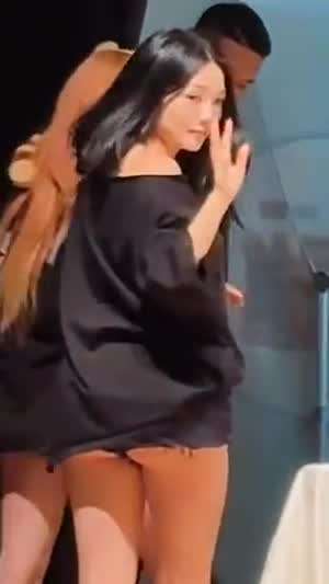 하의실종 박스티 입고 요염하게 퇴장하는 노지선