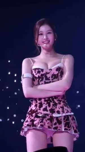 트와이스 사나