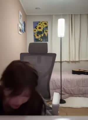 프로미스나인 송하영 숙인 가슴골