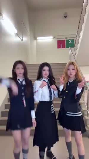 하츠투하츠 카르멘,  에이나, 스텔라