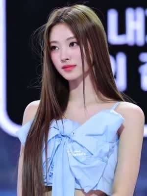 MEOVV (미야오) 안나