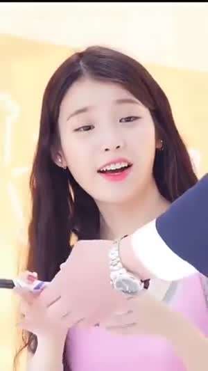 아이유 아이컨텍.mp4
