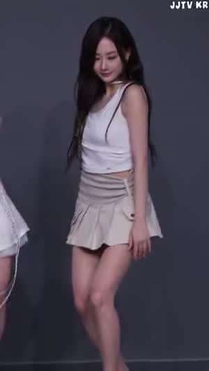 봉긋 가슴 밀착 흰나시 프림로즈 나현.mp4