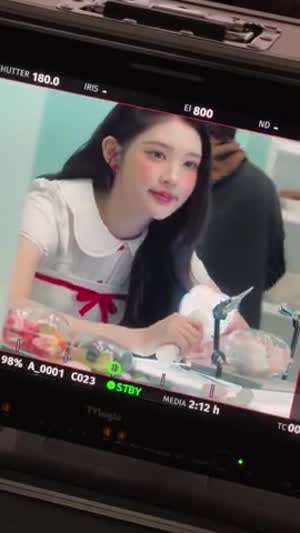 하츠투하츠 에이나