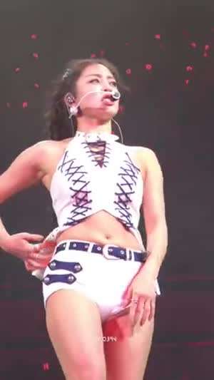 탄력있는 몸매 트와이스 지효