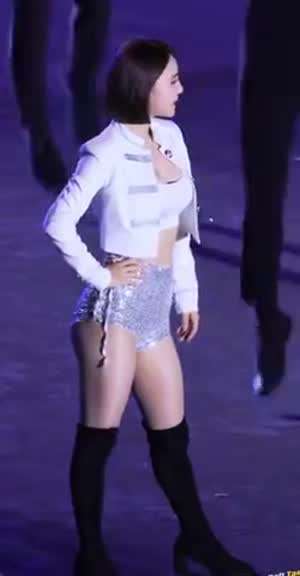 싸이 백댄서로 유명한 최혜진