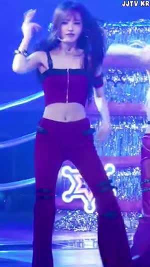 벨트 크롭 나시 숙인 가슴골 아이브 리즈.mp4