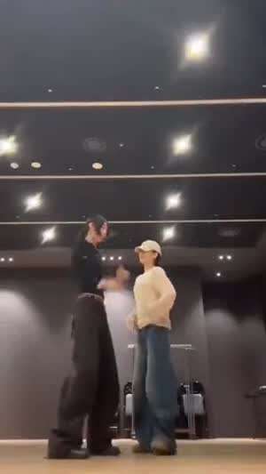 이즈나 유사랑, 최정은, 정세비