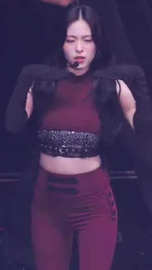 ITZY 류진 서울콘서트 스판바지 골반