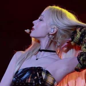 에스파 윈터 노란 체크 튜브탑 머리 넘기는 겨드랑이.mp4