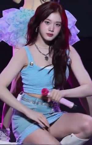 스테이씨 재이 턴하는 치마속 흰 속바지 ㄷㄲ....mp4