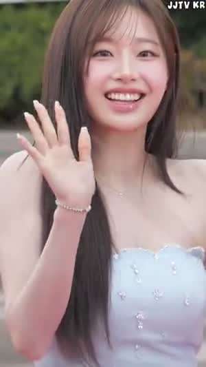 츄 레드카펫 하늘색 오프솔더 드레스