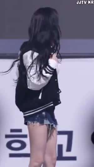 과잠 벗는 하츠투하츠 이안 봉긋 가슴 흰티.mp4