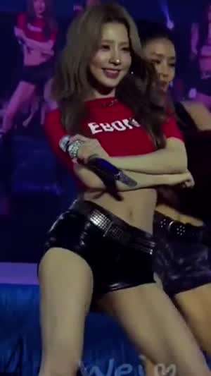 아이들 미연 가죽팬츠 허벅떨림