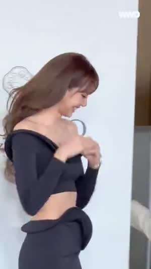 오늘자 일본 시세이도 행사 참석한 블랙핑크 리사.MP4