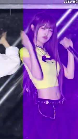 봉긋 가슴 노란 배트맨티 배꼽 노출 최예나.mp4