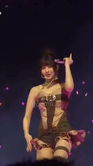 요망한 가슴 벨트 의상 똥머리 트와이스 사나