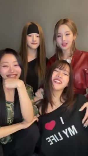 키오벨 나띠의 가슴 쟁탈전...