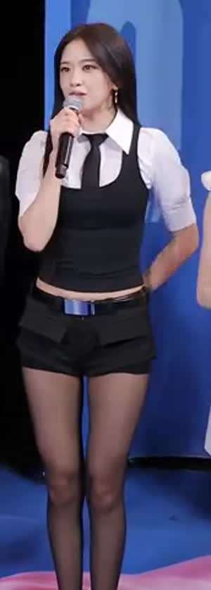 아이브 안유진 검스 각선미