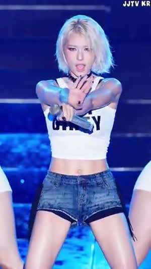 아이오아이로 곧 컴백하는 전소미 탄탄한 복근 몸매