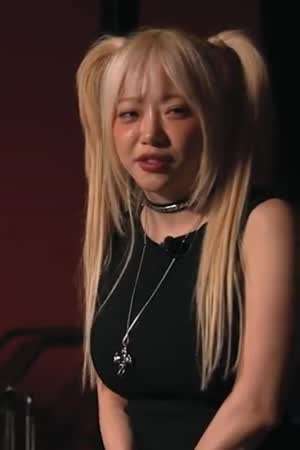 금발 양갈래 머리 검정나시 레이턴시 지지원 묵직한 측면샷 (2)