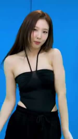 와이스 나연 안무연습 시스루속 가슴골.mp4