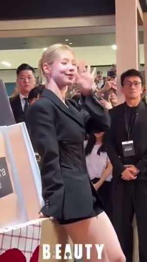 하의실종 블랙 수트룩 아이들 미연 매끈한 허벅지 각선미