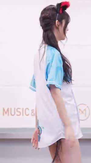 [에버글로우] 하의 실종.. 시현 ㄷㄷ