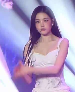 트리플에스 지연 순백색 셔링 란제리룩 찰랑이는 가슴골.mp4