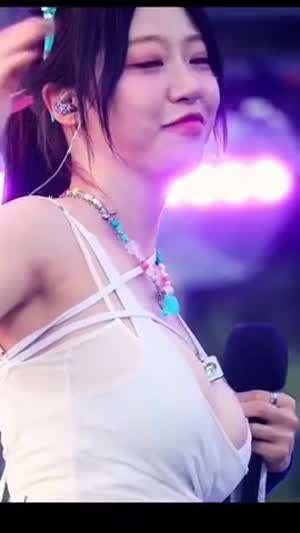 시그니처 지원 집중하게 하는 가슴 슬로 모션.mp4