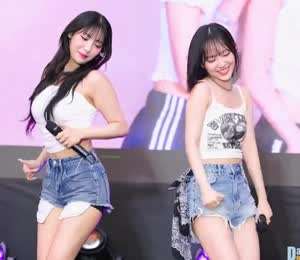 라잇썸 한초원 집중하게 하는 숙인 가슴골.mp4